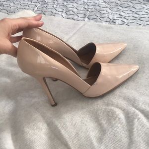 Nude heel